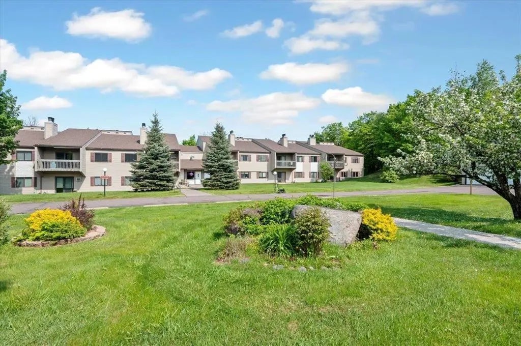 20 Village Drive 206, Duluth