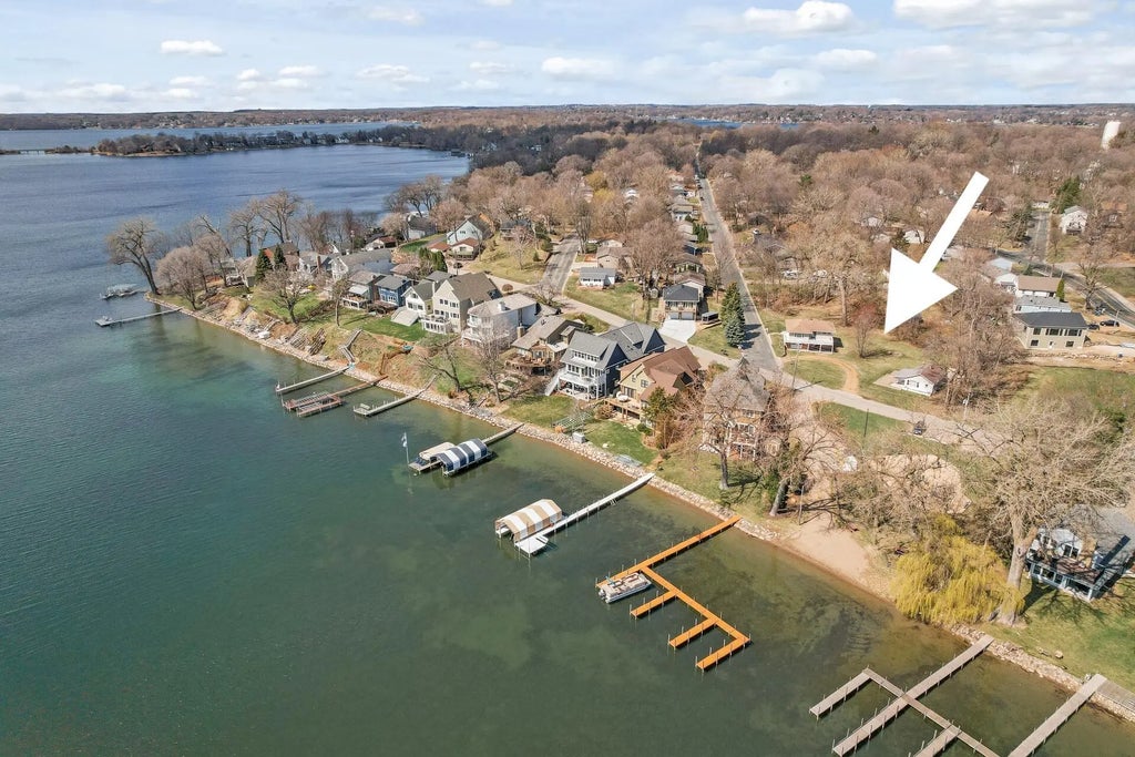 4528 Aberdeen Rd, Mound