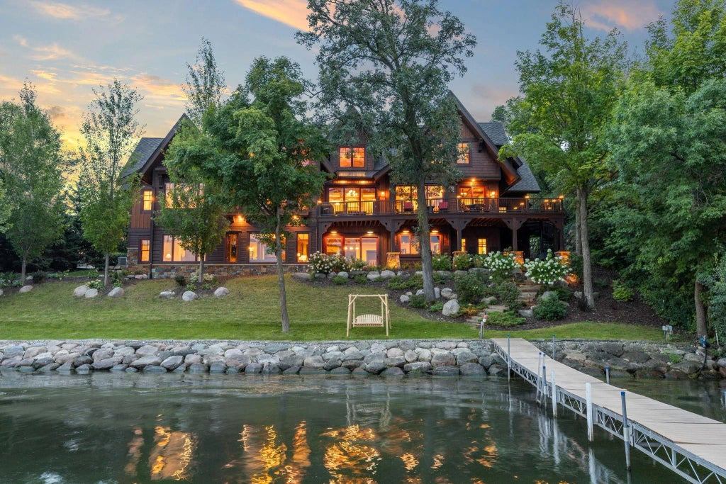 766 Old Beach Lane, Waconia