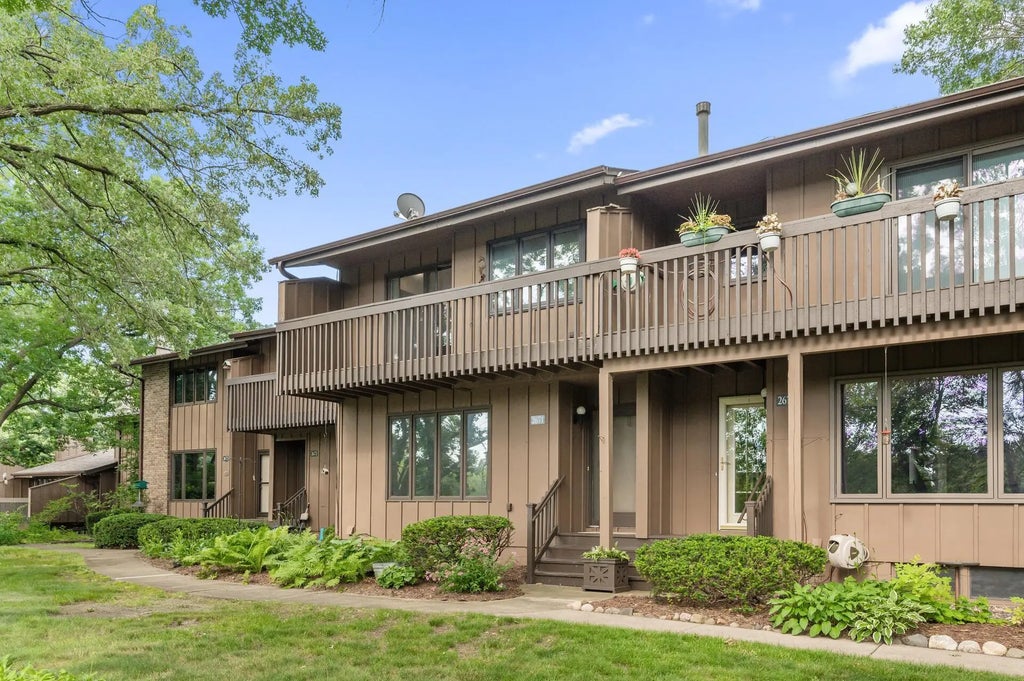 2671 Sumac Ridge, White Bear Lake