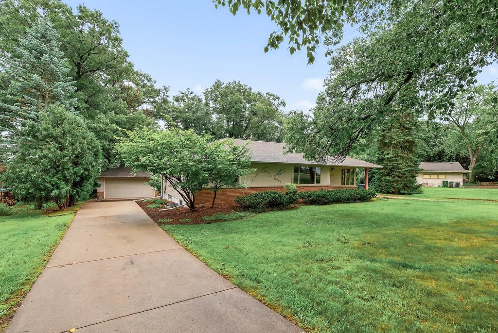 3672 Rustic Place, Shoreview