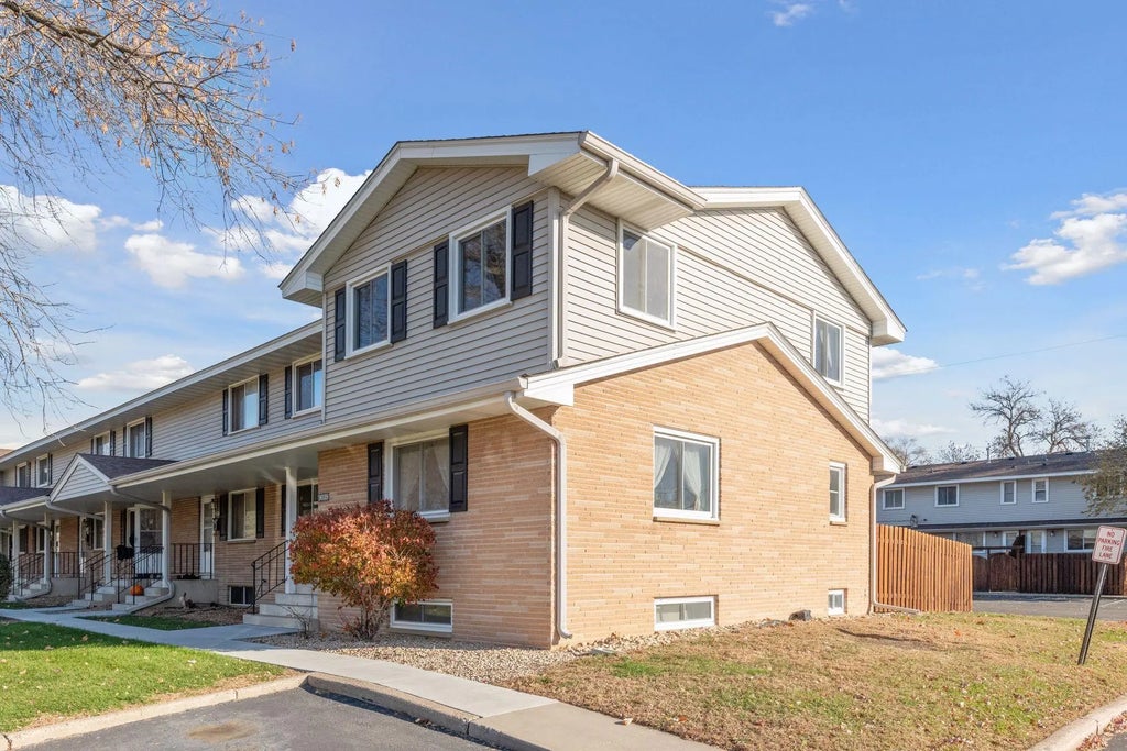 9039 18th Avenue S, Bloomington