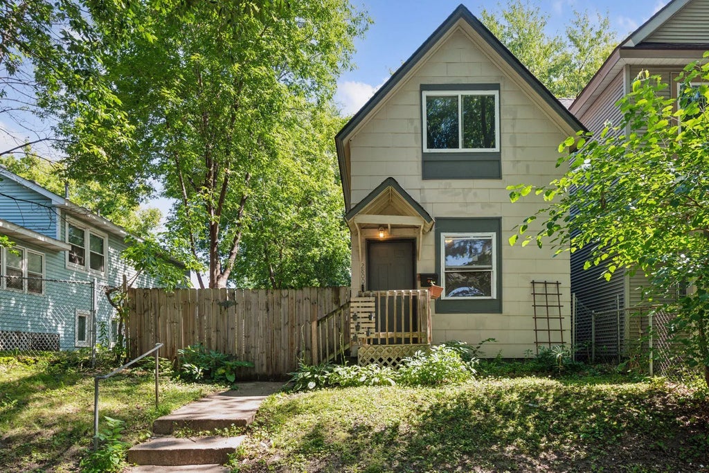 2800 Bryant Avenue N, Minneapolis