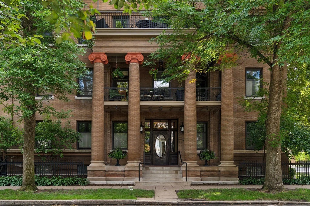 438 Portland Avenue 4, Saint Paul