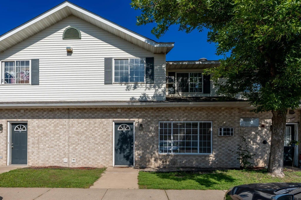1279 Taylor Street 5, Shakopee