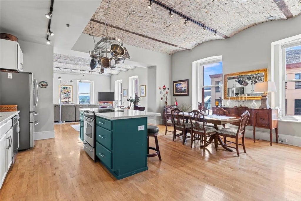 300 Wall Street 306, Saint Paul