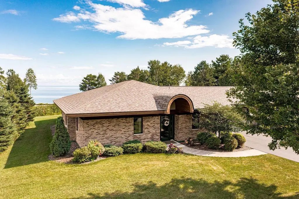 8353 Congdon Boulevard, Duluth