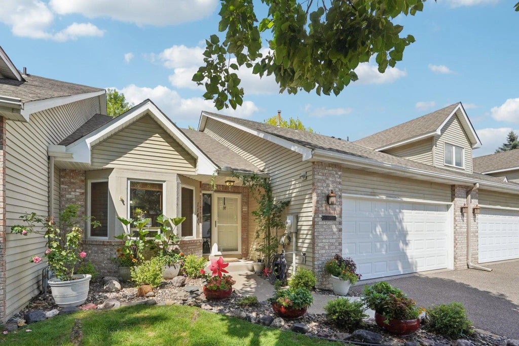 1140 Trenton Circle N, Plymouth