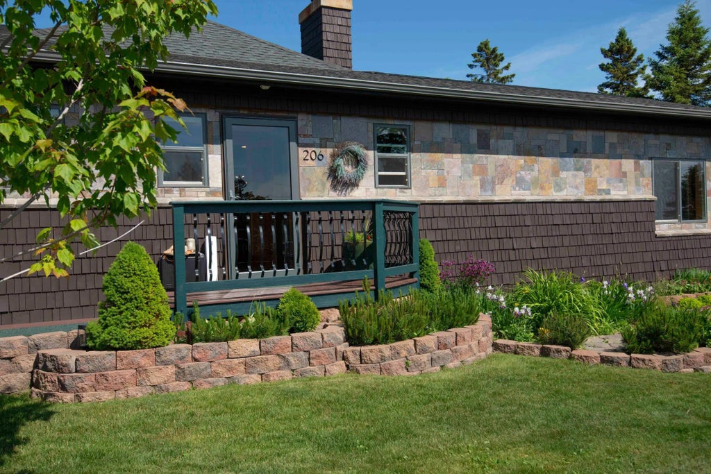 206 N Broadway Avenue, Grand Marais