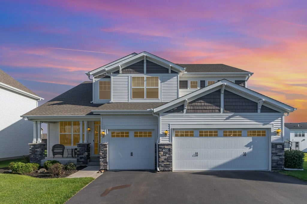 4455 Benjamin Court, Woodbury