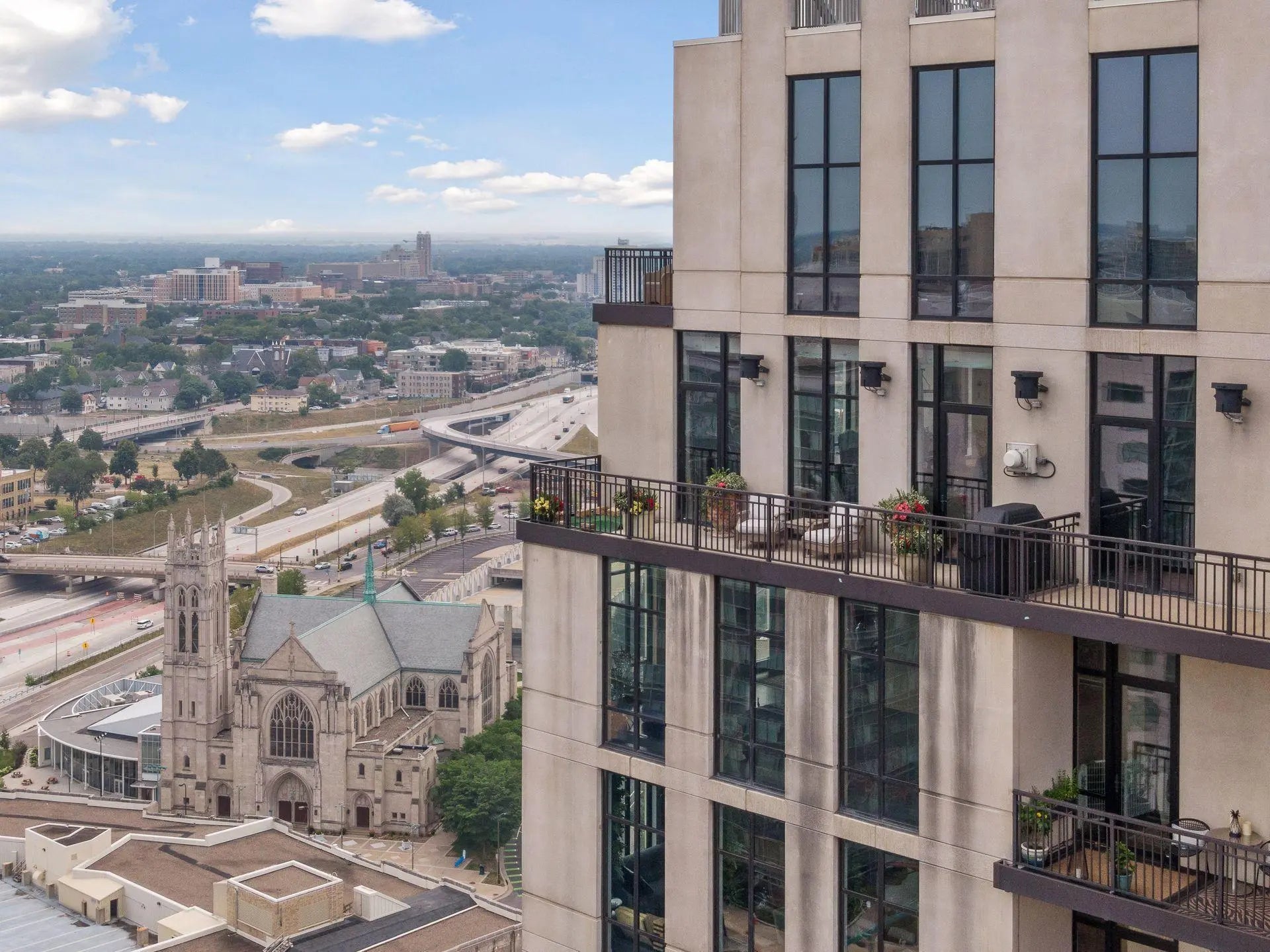 Photo of Listing #6776978