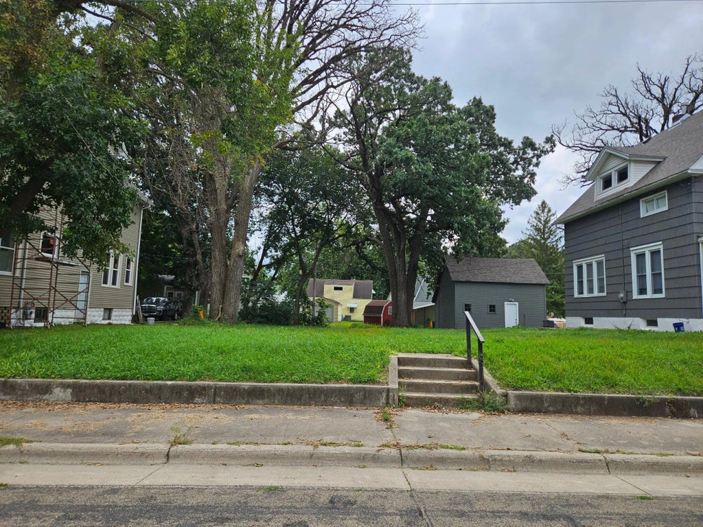 309 Court Street, Albert Lea