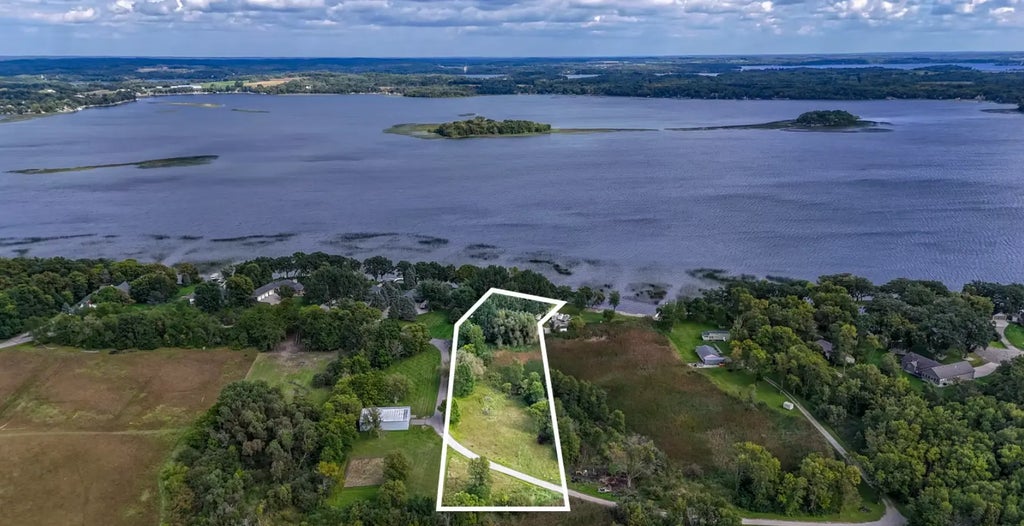 46910 Boes Drive, Dunn Twp