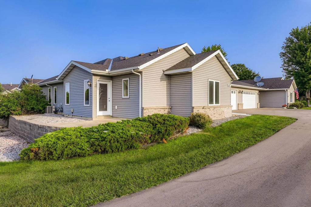 342 Sunfish Lane, Winsted