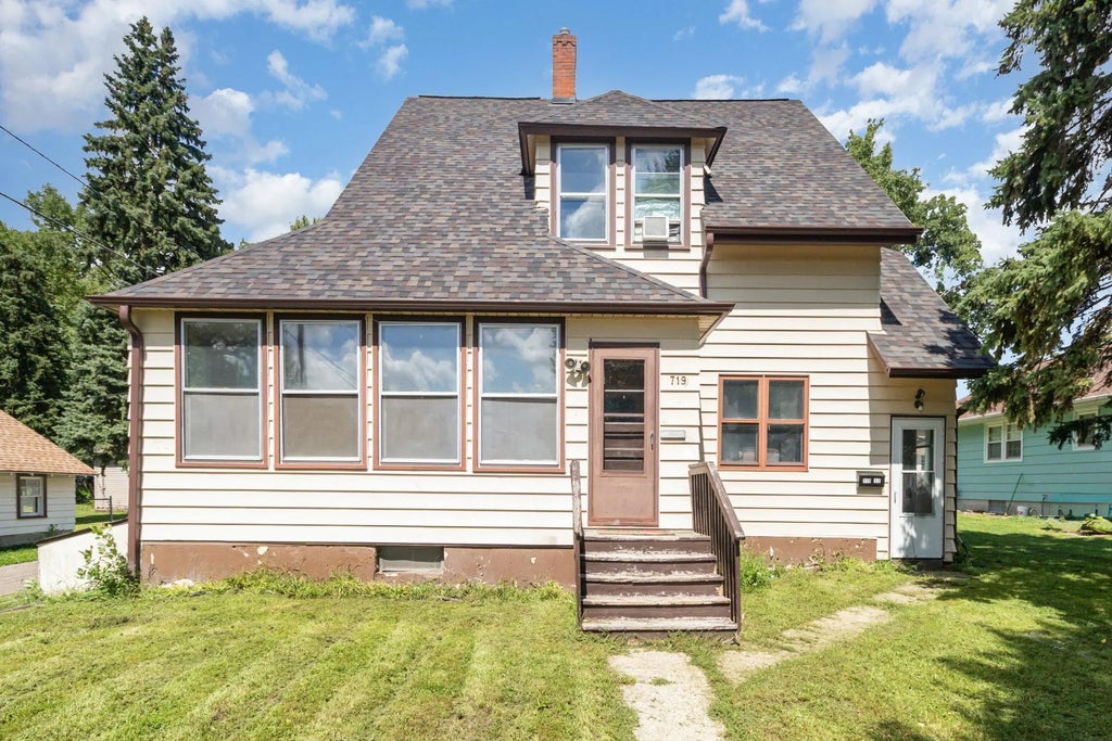 719 14th Street E, Glencoe