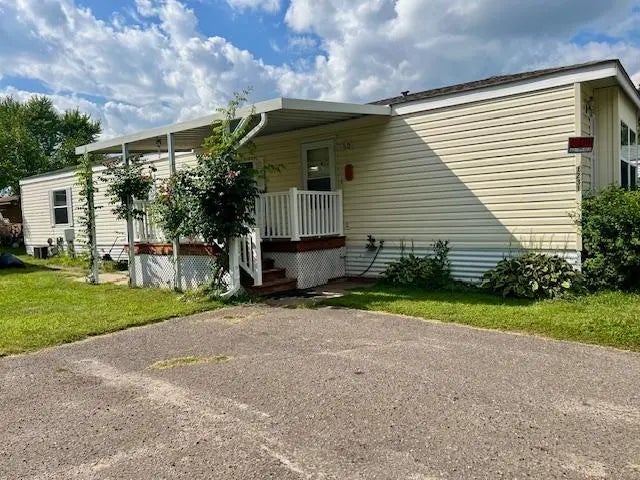 1231 Deerfield Drive, Maplewood