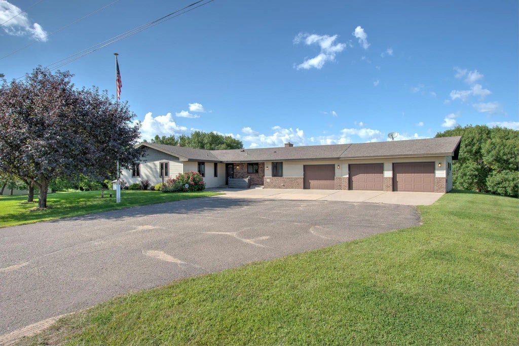 2993 361st Avenue Ne, Cambridge