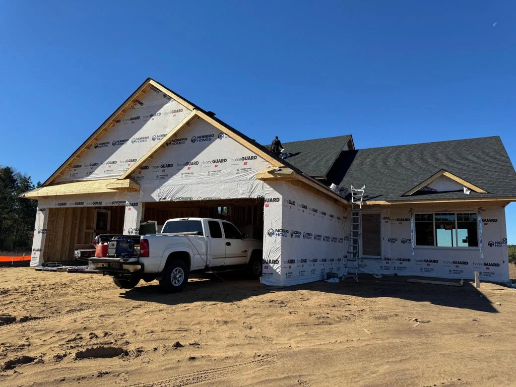 22544 Raven Street Nw, Oak Grove