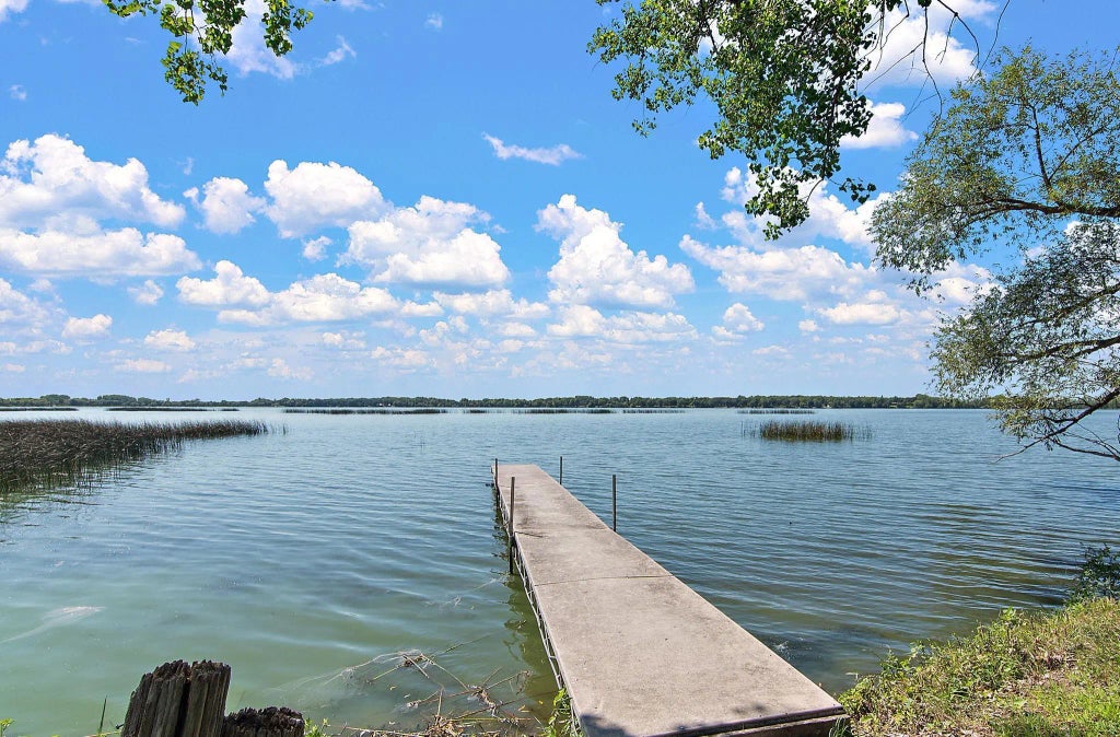 700 W Pleasure Drive, Litchfield