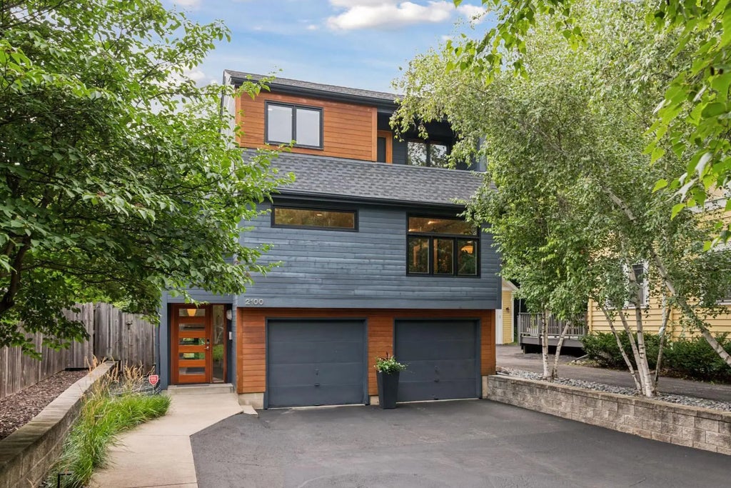 2100 W 21st Street, Minneapolis