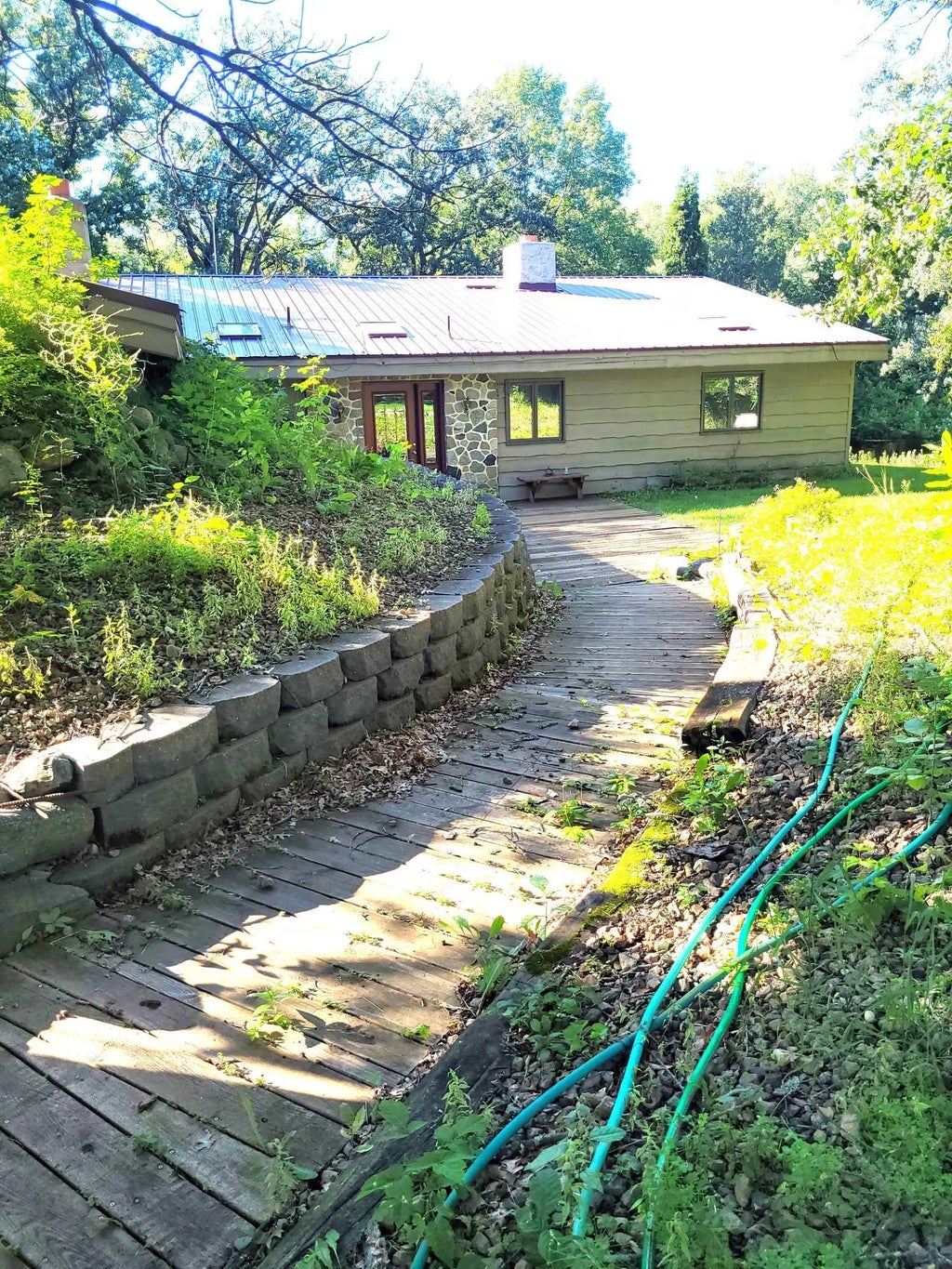 25320 154th Street, Staples