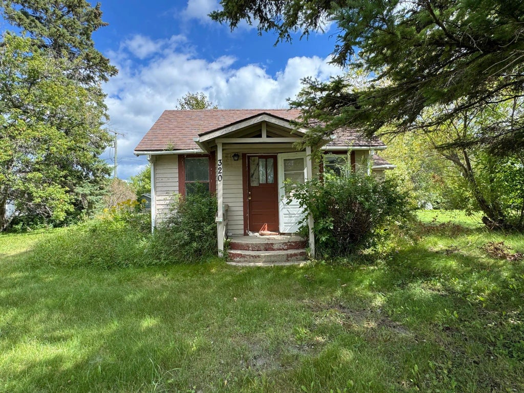 320 Highway 92 Sw, Clearbrook