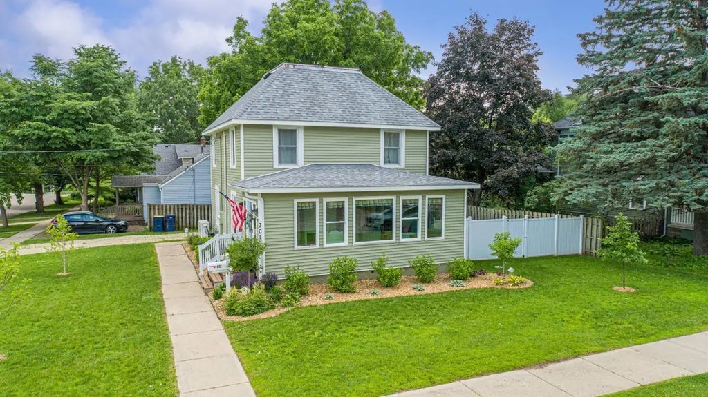 701 3rd Street W, Northfield