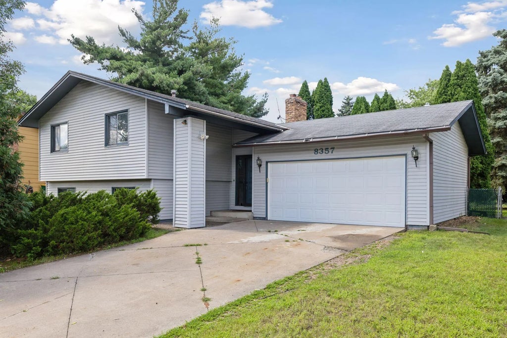 8357 Jersey Avenue N, Brooklyn Park