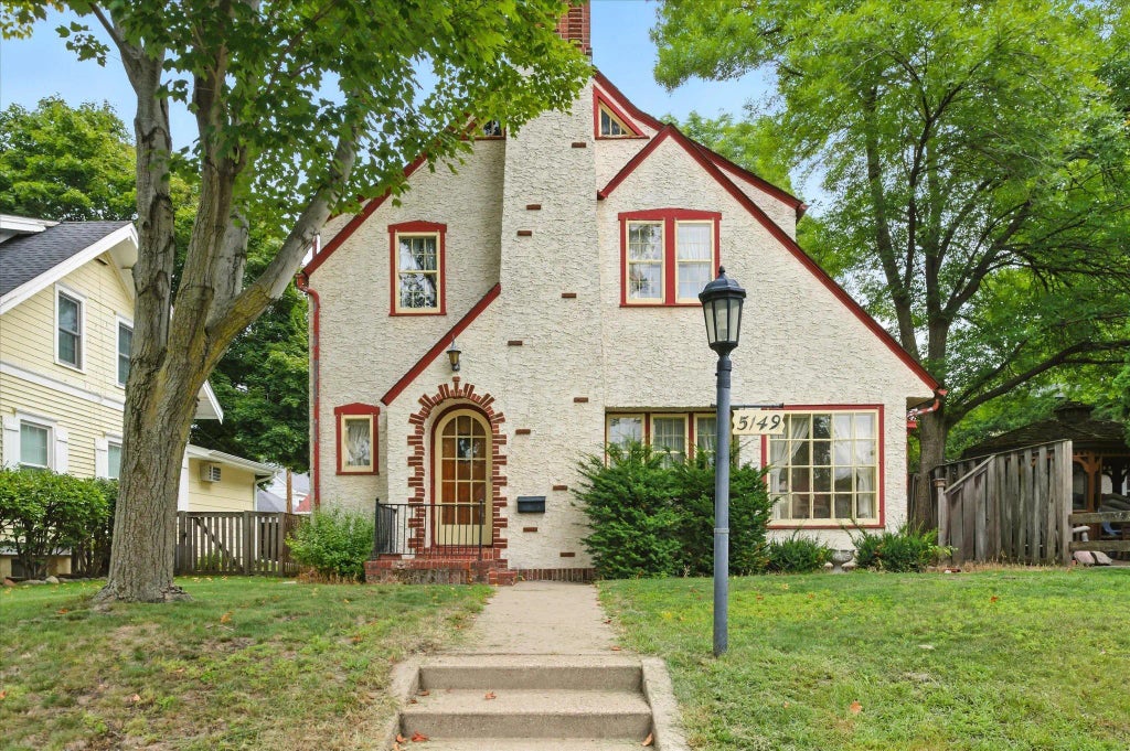5149 Thomas Avenue S, Minneapolis