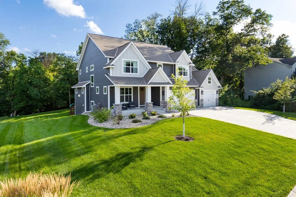 16957 Valley Road, Eden Prairie