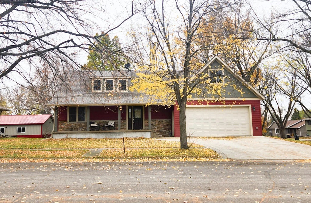 507 Oak Street, Danube