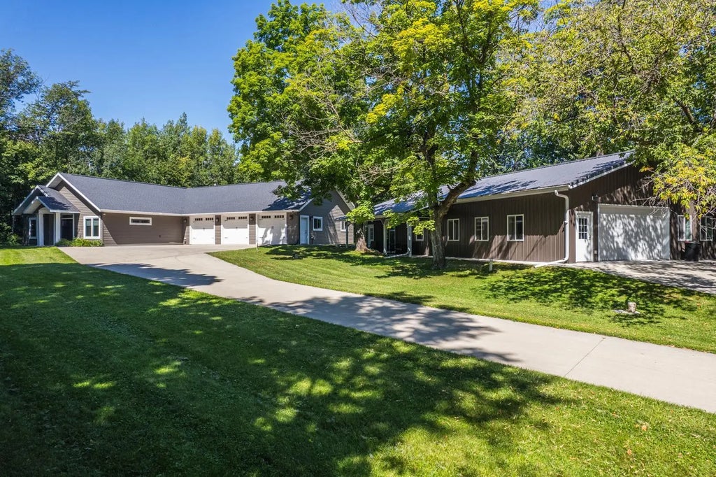 25379 Deerpath Loop, Lida Twp