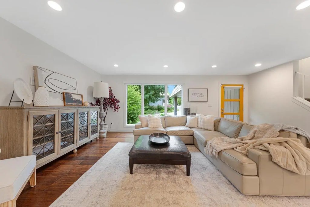 2184 Bagley Way, Northfield