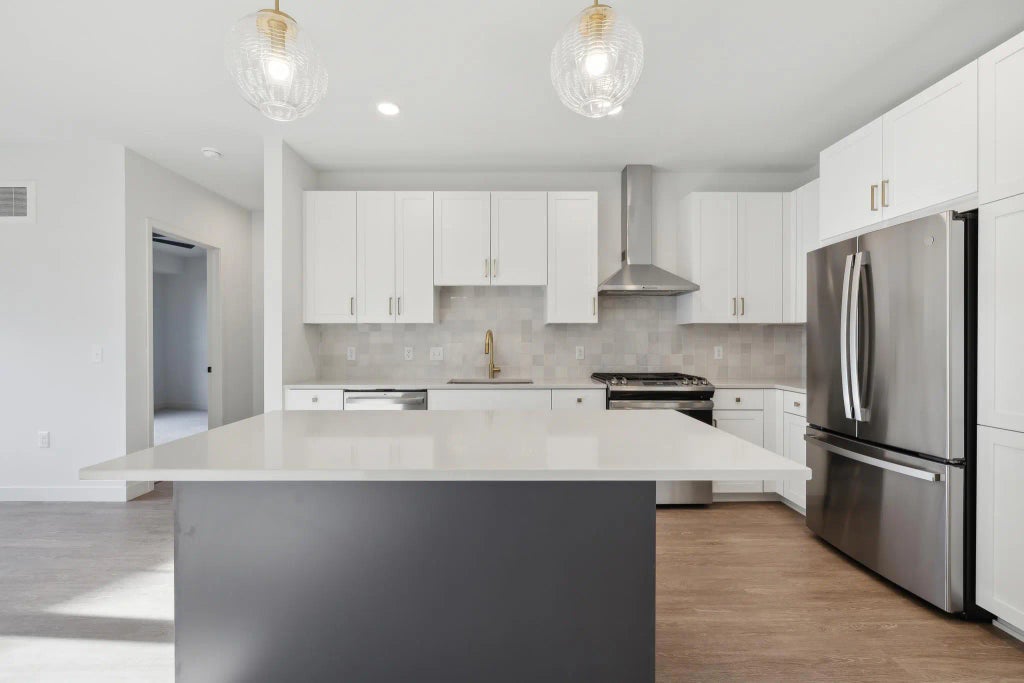 4917 Eden Avenue 724, Edina