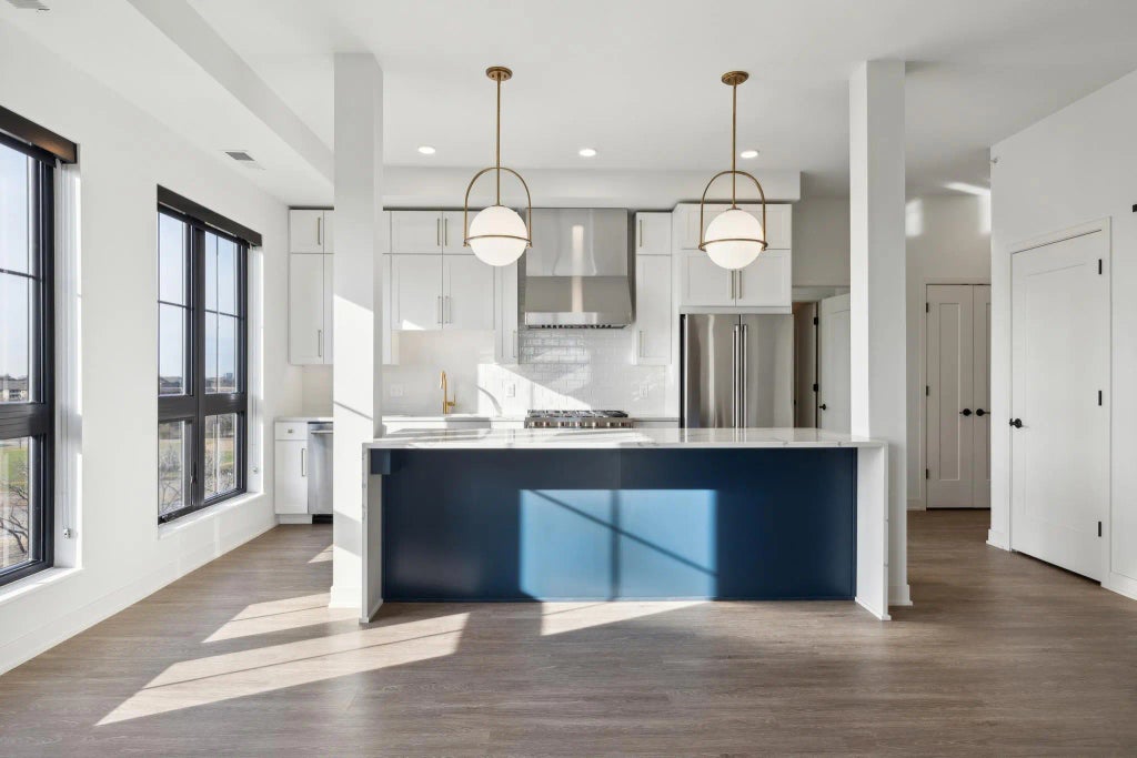 4917 Eden Avenue 506, Edina