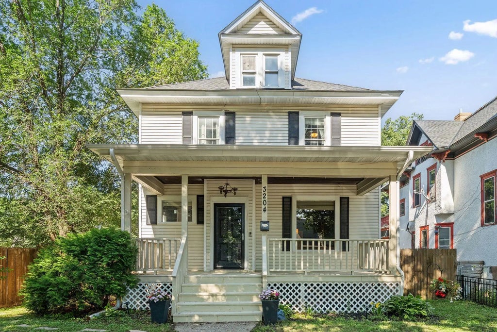 3204 5th Avenue S, Minneapolis