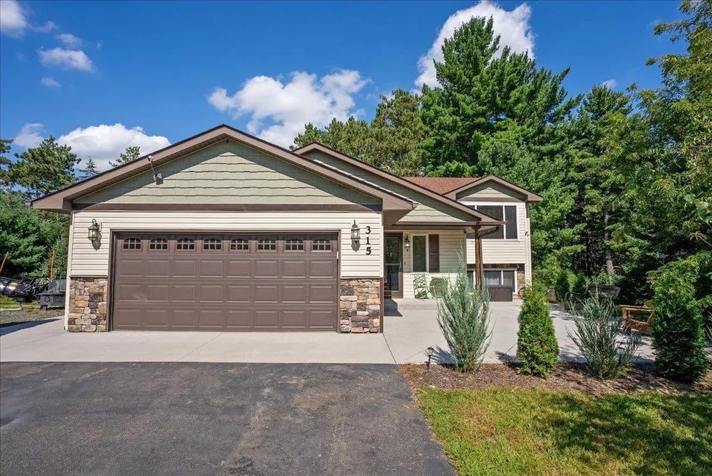 315 Harriman Street, Somerset