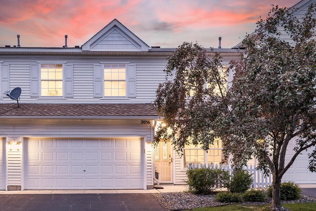 2056 Waterleaf Lane W, Chanhassen