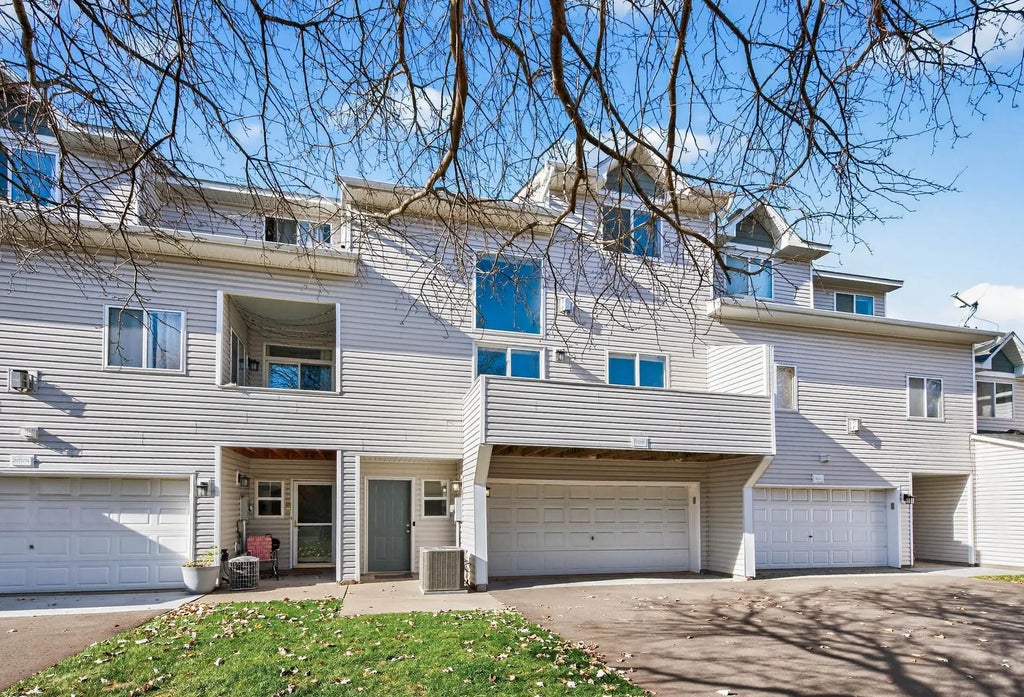 10708 Tamarack Street Nw, Coon Rapids