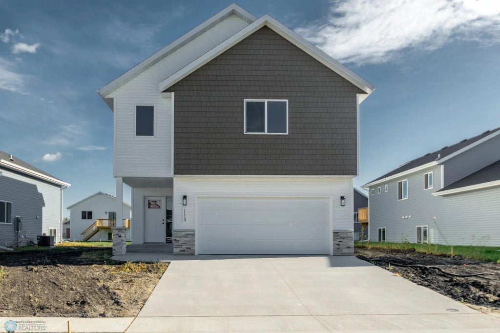 1113 60th Avenue W, West Fargo