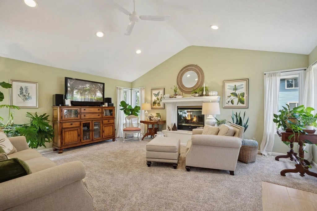 10 Western Terrace, Golden Valley