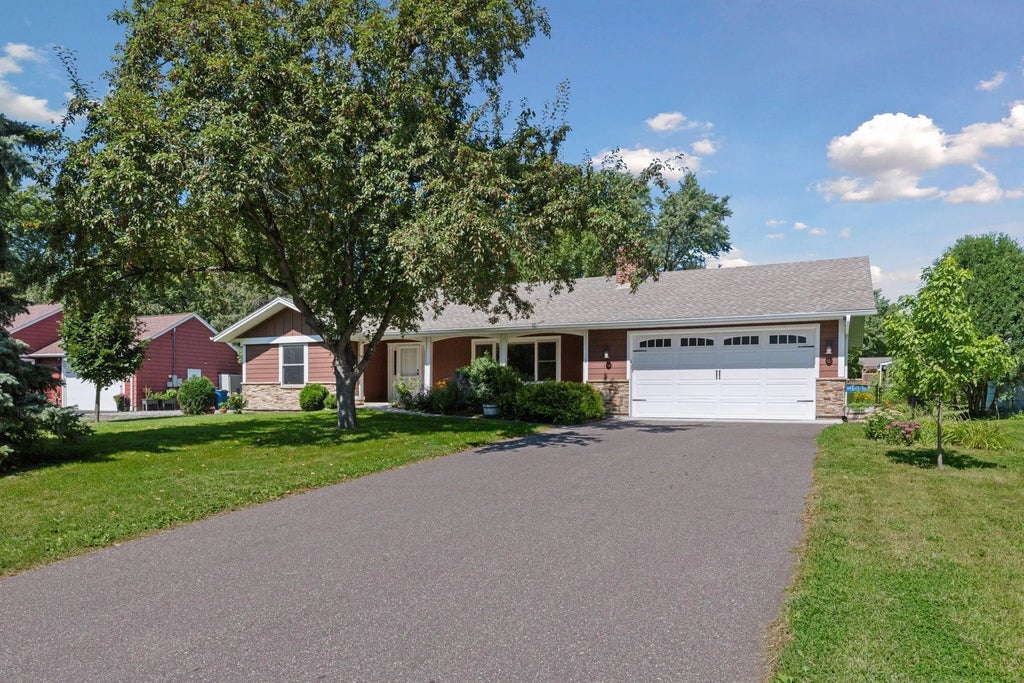 428 St Peter Avenue, Delano