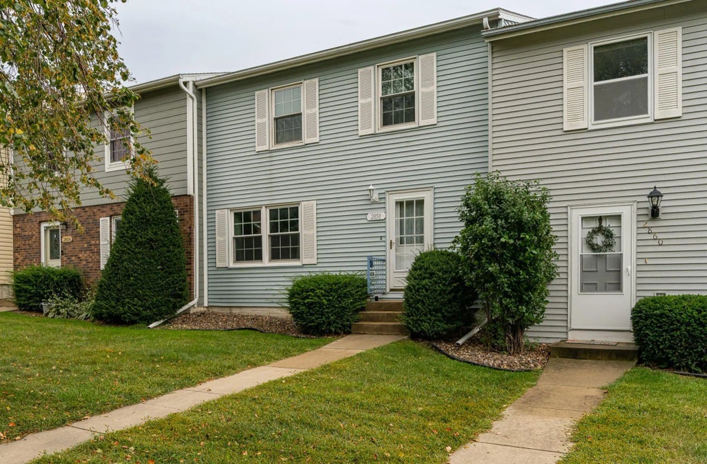 2858 25th Street Nw, Rochester