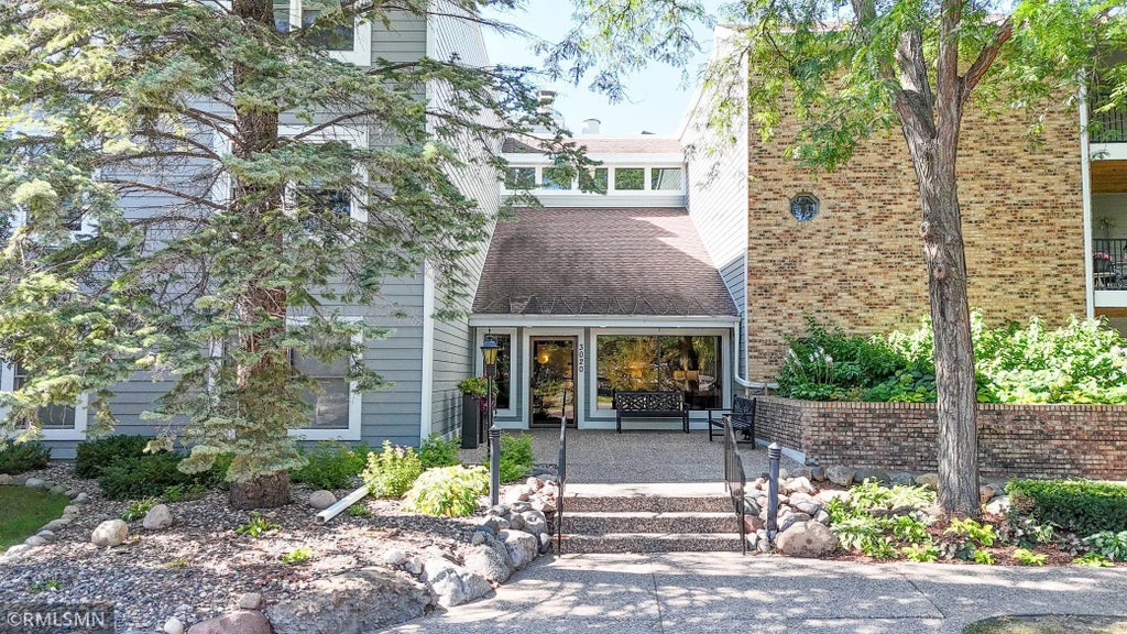 3020 Saint Albans Mill Road 312, Minnetonka