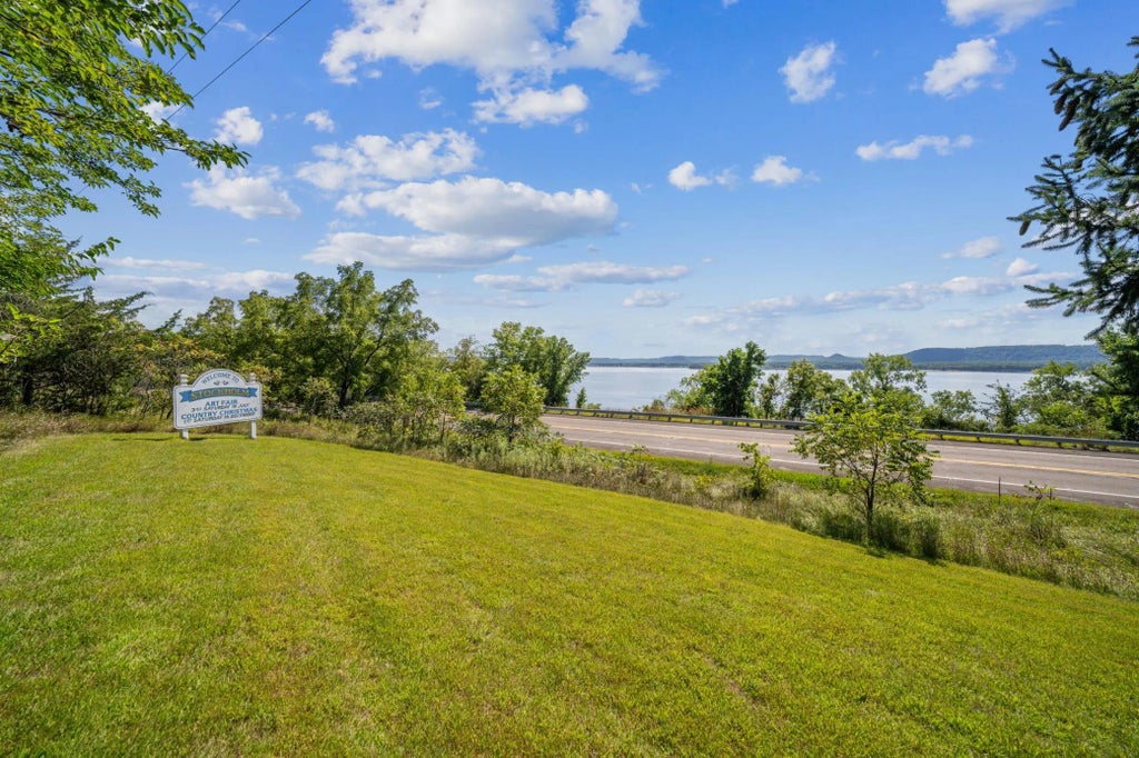 8.54 Ac State Highway 35, Stockholm