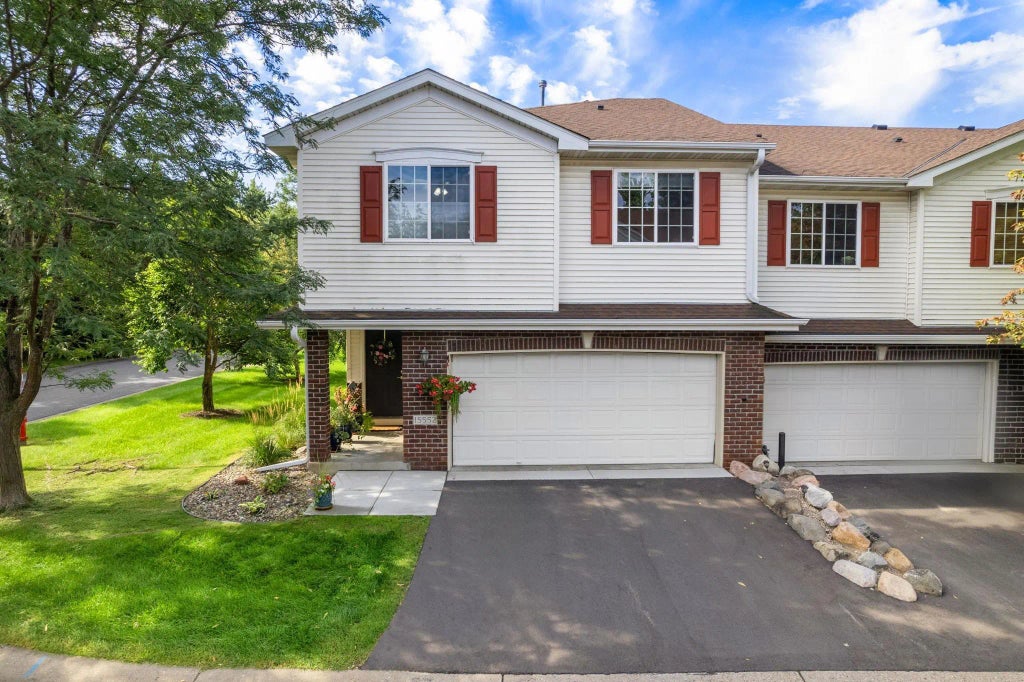 15552 Cherry Path, Rosemount