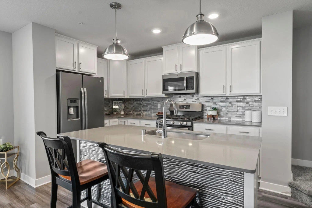 6151 Idora Court S, Cottage Grove