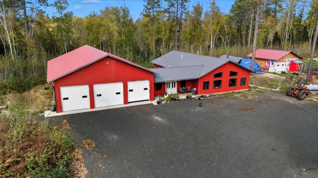 9701 Highway 65, Britt