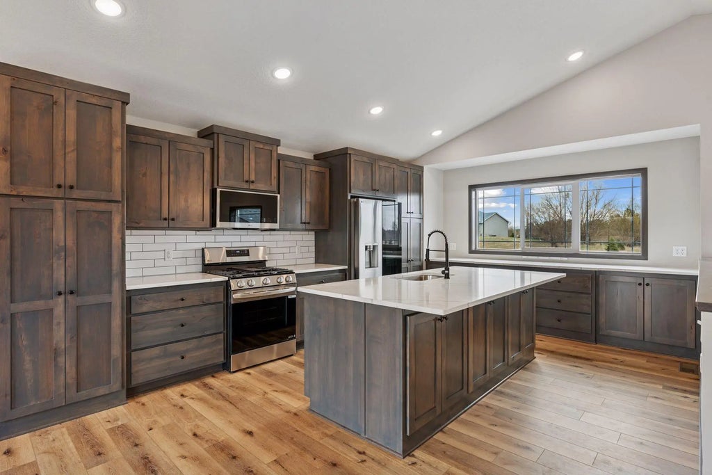 21477 Cottonwood Street Nw, Oak Grove