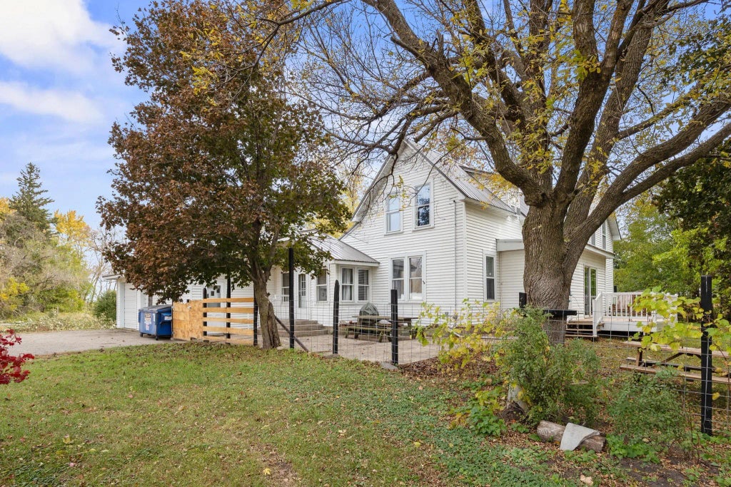 15554 130th Street, Hutchinson